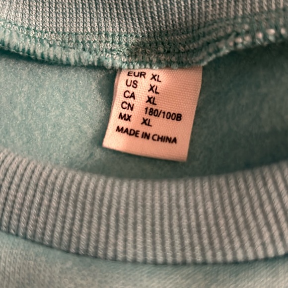 NWOT - Bettlity Letter Print Sweat Shirt - Picture 5 of 5